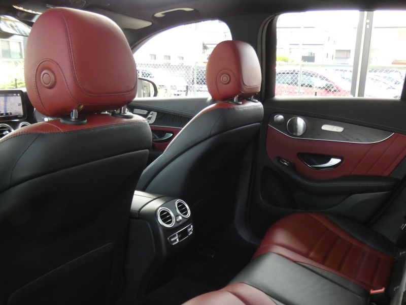 メルセデスベンツ GLC GLC220d 4MATIC AMGﾗｲﾝ ﾚｻﾞｰｴｸｽｸﾙｰｼﾌﾞ&ﾚｰﾀﾞｰｾｰﾌﾃｨPKG　後期 meｺﾈｸﾄ AMGｴｱﾛ&19AW 赤黒革/前後ﾋｰﾀｰ ﾊﾟﾉﾗﾏｻﾝﾙｰﾌ MBUXﾅﾋﾞ 地ﾃﾞｼﾞ 360度ｶﾒﾗ 前後ﾄﾞﾗﾚｺ Burmester ﾍｯﾄﾞｱｯﾌﾟD 自動ﾘｱｹﾞｰﾄ/ﾌｯﾄOP LEDﾍｯﾄﾞﾗｲﾄ　2年保証付