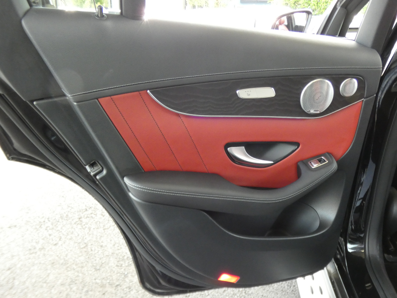 メルセデスベンツ GLC GLC220d 4MATIC AMGﾗｲﾝ ﾚｻﾞｰｴｸｽｸﾙｰｼﾌﾞ&ﾚｰﾀﾞｰｾｰﾌﾃｨPKG　後期 meｺﾈｸﾄ AMGｴｱﾛ&19AW 赤黒革/前後ﾋｰﾀｰ ﾊﾟﾉﾗﾏｻﾝﾙｰﾌ MBUXﾅﾋﾞ 地ﾃﾞｼﾞ 360度ｶﾒﾗ 前後ﾄﾞﾗﾚｺ Burmester ﾍｯﾄﾞｱｯﾌﾟD 自動ﾘｱｹﾞｰﾄ/ﾌｯﾄOP LEDﾍｯﾄﾞﾗｲﾄ　2年保証付