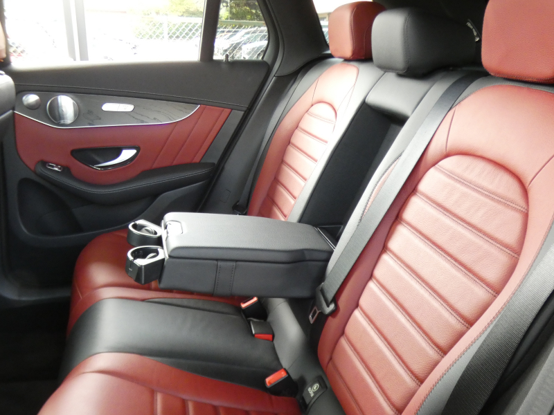 メルセデスベンツ GLC GLC220d 4MATIC AMGﾗｲﾝ ﾚｻﾞｰｴｸｽｸﾙｰｼﾌﾞ&ﾚｰﾀﾞｰｾｰﾌﾃｨPKG　後期 meｺﾈｸﾄ AMGｴｱﾛ&19AW 赤黒革/前後ﾋｰﾀｰ ﾊﾟﾉﾗﾏｻﾝﾙｰﾌ MBUXﾅﾋﾞ 地ﾃﾞｼﾞ 360度ｶﾒﾗ 前後ﾄﾞﾗﾚｺ Burmester ﾍｯﾄﾞｱｯﾌﾟD 自動ﾘｱｹﾞｰﾄ/ﾌｯﾄOP LEDﾍｯﾄﾞﾗｲﾄ　2年保証付