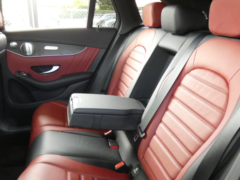 メルセデスベンツ GLC GLC220d 4MATIC AMGﾗｲﾝ ﾚｻﾞｰｴｸｽｸﾙｰｼﾌﾞ&ﾚｰﾀﾞｰｾｰﾌﾃｨPKG　後期 meｺﾈｸﾄ AMGｴｱﾛ&19AW 赤黒革/前後ﾋｰﾀｰ ﾊﾟﾉﾗﾏｻﾝﾙｰﾌ MBUXﾅﾋﾞ 地ﾃﾞｼﾞ 360度ｶﾒﾗ 前後ﾄﾞﾗﾚｺ Burmester ﾍｯﾄﾞｱｯﾌﾟD 自動ﾘｱｹﾞｰﾄ/ﾌｯﾄOP LEDﾍｯﾄﾞﾗｲﾄ　2年保証付