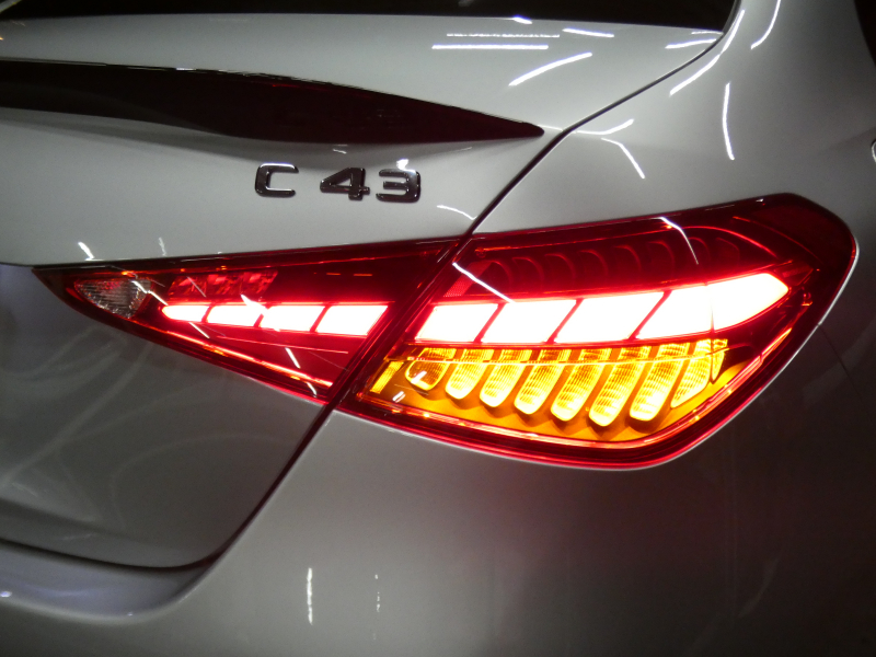 AMG Cクラス C43 4MATIC レーダーセーフティPKG 1オーナー BSG搭載 現行型 AMGエアロ&19AW AMGナイトPKG パフォーマンスサウンド リアアクスルステアリング 黒本革シート/ヒーター/ベンチレーター MBUXナビ 地デジ 360カメラ Burmester HUD DIGITALライト 新車保証継承可能