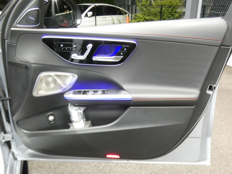 AMG Cクラス C43 4MATIC レーダーセーフティPKG 1オーナー BSG搭載 現行型 AMGエアロ&19AW AMGナイトPKG パフォーマンスサウンド リアアクスルステアリング 黒本革シート/ヒーター/ベンチレーター MBUXナビ 地デジ 360カメラ Burmester HUD DIGITALライト 新車保証継承可能