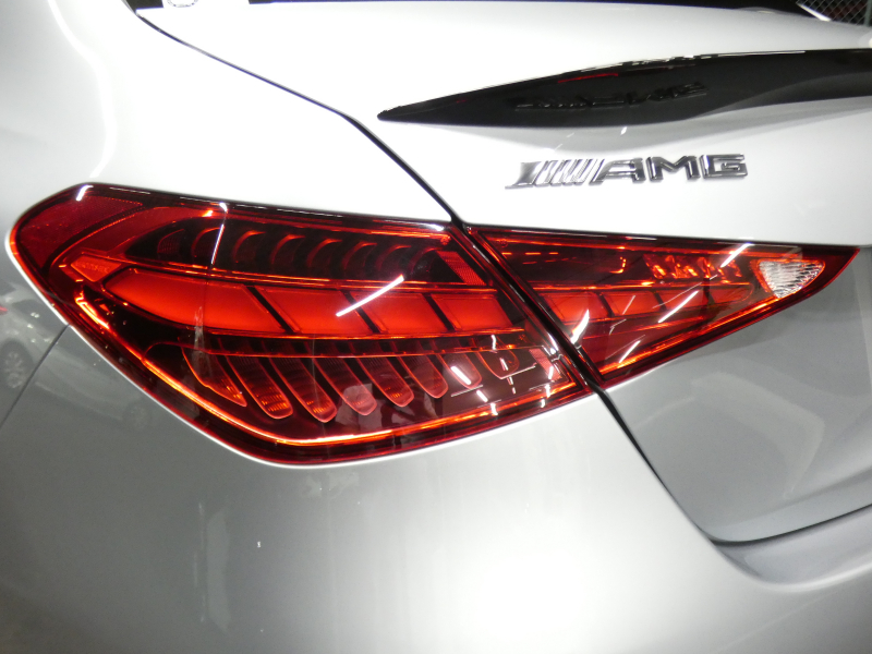 AMG Cクラス C43 4MATIC レーダーセーフティPKG 1オーナー BSG搭載 現行型 AMGエアロ&19AW AMGナイトPKG パフォーマンスサウンド リアアクスルステアリング 黒本革シート/ヒーター/ベンチレーター MBUXナビ 地デジ 360カメラ Burmester HUD DIGITALライト 新車保証継承可能
