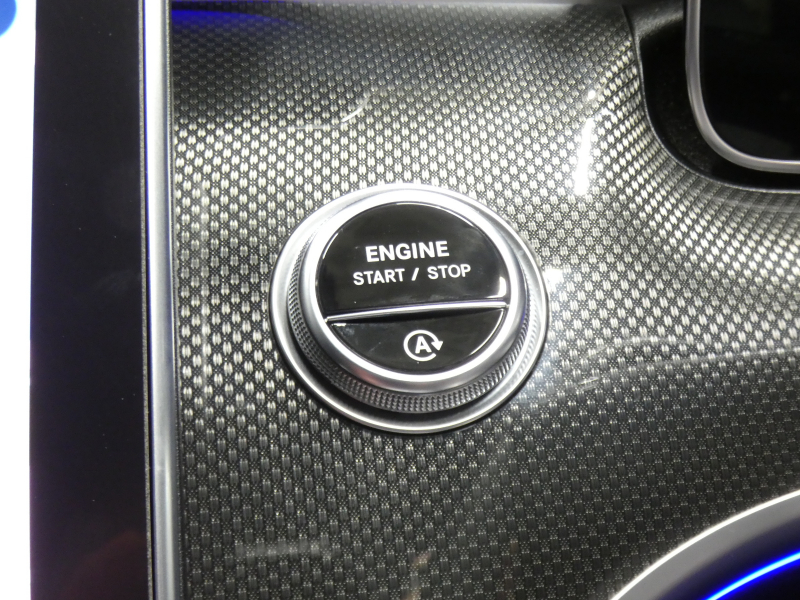 AMG Cクラス C43 4MATIC レーダーセーフティPKG 1オーナー BSG搭載 現行型 AMGエアロ&19AW AMGナイトPKG パフォーマンスサウンド リアアクスルステアリング 黒本革シート/ヒーター/ベンチレーター MBUXナビ 地デジ 360カメラ Burmester HUD DIGITALライト 新車保証継承可能