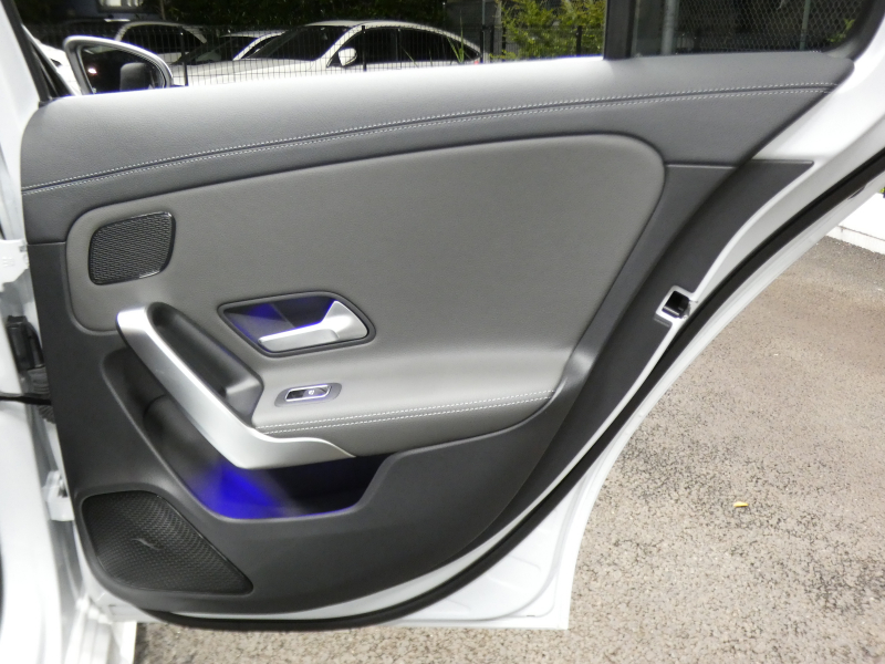 AMG Aクラス A35 4MATIC AMGｱﾄﾞﾊﾞﾝｽﾄﾞ&ﾅﾋﾞｹﾞｰｼｮﾝ&ﾚｰﾀﾞｰｾｰﾌﾃｨPKG　1ｵｰﾅｰ meｺﾈｸﾄ AMGｴｱﾛ 18ｲﾝﾁｱﾙﾐ 強化ﾌﾞﾚｰｷ 灰黒革 ﾊﾟﾉﾗﾏｻﾝﾙｰﾌ MBUXﾅﾋﾞ 360ｶﾒﾗ ﾍｯﾄﾞｱｯﾌﾟD 液晶ﾒｰﾀｰ ｱﾄﾞﾊﾞﾝｽﾄﾞS 純正ﾄﾞﾗﾚｺ LEDﾍｯﾄﾞﾗｲﾄ　2年保証付