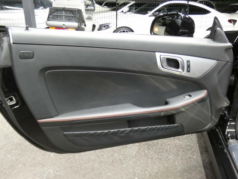 メルセデスベンツ SLKクラス SLK200 ﾄﾚﾝﾄﾞ+ AMGｽﾎﾟｰﾂ&ﾚｰﾀﾞｰｾｰﾌﾃｨPKG　9速AT 2,000ccE/G AMGｴｱﾛ 18ｲﾝﾁAW ﾀﾞｳﾝｻｽ FOXﾏﾌﾗｰ 黒本革ｼｰﾄ ﾋｰﾀｰ&ｴｱｽｶｰﾌ HDDﾅﾋﾞ 地ﾃﾞｼﾞ ﾊﾞｯｸｶﾒﾗ ﾃﾞｼﾞﾀﾙｲﾝﾅｰﾐﾗｰ ﾊﾟﾄﾞﾙｼﾌﾄ ｷｾﾉﾝﾗｲﾄ/ｱﾀﾞﾌﾟﾃｨﾌﾞHB　2年保証付