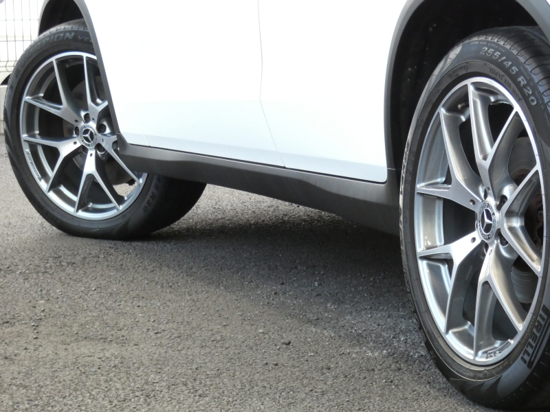 メルセデスベンツ GLC GLC300 4MATIC AMGﾗｲﾝ ﾚｻﾞｰｴｸｽｸﾙｰｼﾌﾞ&ﾚｰﾀﾞｰｾｰﾌﾃｨPKG　後期 meｺﾈｸﾄ 黒本革 ｼｰﾄﾋｰﾀｰ&ﾍﾞﾝﾁﾚｰﾀｰ ﾊﾟﾉﾗﾏｻﾝﾙｰﾌ MBUXﾅﾋﾞTV  360ｶﾒﾗ Burmester ﾍｯﾄﾞｱｯﾌﾟD ｴｱﾊﾞﾗﾝｽPKG 純正ﾄﾞﾗﾚｺ AMGｴｱﾛ&20ｲﾝﾁAW　2年保証付