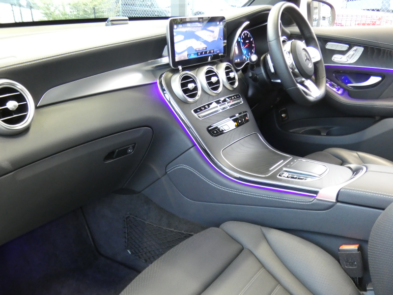 メルセデスベンツ GLC GLC300 4MATIC AMGﾗｲﾝ ﾚｻﾞｰｴｸｽｸﾙｰｼﾌﾞ&ﾚｰﾀﾞｰｾｰﾌﾃｨPKG　後期 meｺﾈｸﾄ 黒本革 ｼｰﾄﾋｰﾀｰ&ﾍﾞﾝﾁﾚｰﾀｰ ﾊﾟﾉﾗﾏｻﾝﾙｰﾌ MBUXﾅﾋﾞTV  360ｶﾒﾗ Burmester ﾍｯﾄﾞｱｯﾌﾟD ｴｱﾊﾞﾗﾝｽPKG 純正ﾄﾞﾗﾚｺ AMGｴｱﾛ&20ｲﾝﾁAW　2年保証付