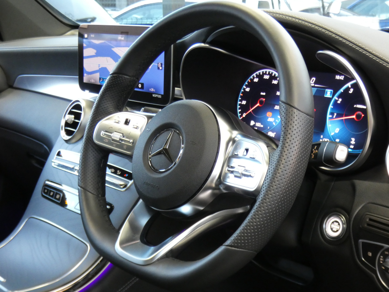 メルセデスベンツ GLC GLC300 4MATIC AMGﾗｲﾝ ﾚｻﾞｰｴｸｽｸﾙｰｼﾌﾞ&ﾚｰﾀﾞｰｾｰﾌﾃｨPKG　後期 meｺﾈｸﾄ 黒本革 ｼｰﾄﾋｰﾀｰ&ﾍﾞﾝﾁﾚｰﾀｰ ﾊﾟﾉﾗﾏｻﾝﾙｰﾌ MBUXﾅﾋﾞTV  360ｶﾒﾗ Burmester ﾍｯﾄﾞｱｯﾌﾟD ｴｱﾊﾞﾗﾝｽPKG 純正ﾄﾞﾗﾚｺ AMGｴｱﾛ&20ｲﾝﾁAW　2年保証付