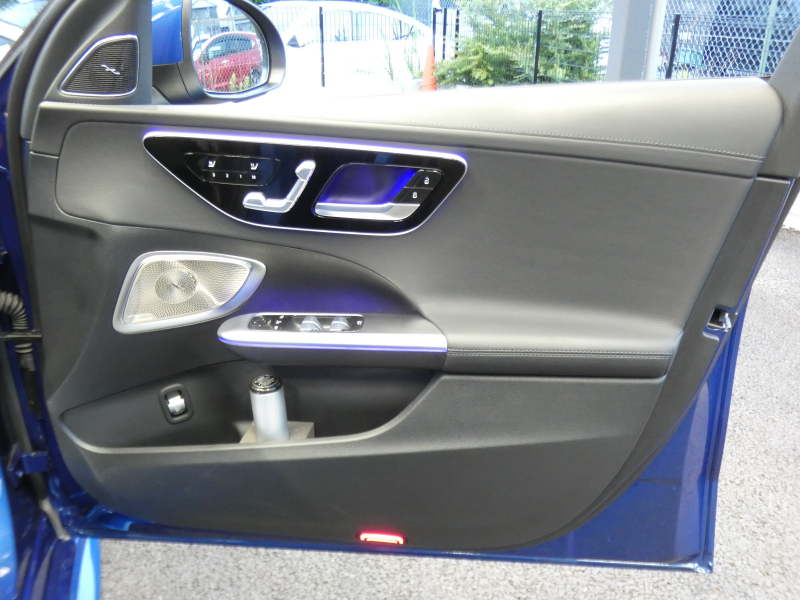 メルセデスベンツ Cクラス C220d AVG AMGﾗｲﾝ&ﾚｻﾞｰｴｸｽｸﾙｰｼﾌﾞ&ﾍﾞｰｼｯｸ&ﾄﾞﾗｲﾊﾞｰｽﾞPKG　ISG搭載 AMGｴｱﾛ&18AW 黒革ｼｰﾄ ﾊﾟﾉﾗﾏSR ﾘｱｱｸｽﾙｽﾃｱﾘﾝｸﾞ MBUXﾅﾋﾞTV 360ｶﾒﾗ Aｶｰﾌﾟﾚｲ ﾍｯﾄﾞｱｯﾌﾟD ﾃﾞｼﾞﾀﾙｺｯｸﾋﾟｯﾄD Burmester 自動ﾄﾗﾝｸ　新車保証継承可能