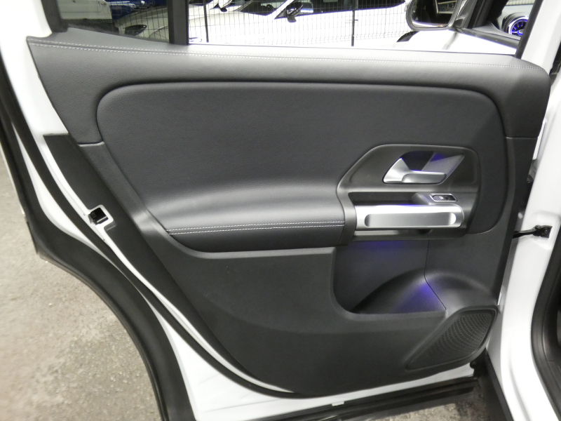 メルセデスベンツ GLB GLB180 ﾚｻﾞｰｴｸｽｸﾙｰｼﾌﾞ&ﾚｰﾀﾞｰｾｰﾌﾃｨPKG　meｺﾈｸﾄ 黒本革ｼｰﾄ/ﾋｰﾀｰ MBUXﾅﾋﾞ 地ﾃﾞｼﾞ 360度ｶﾒﾗ 純正ﾄﾞﾗﾚｺ ﾊﾟｰｸﾄﾛﾆｯｸｾﾝｻｰ 純正18ｲﾝﾁAW LEDﾍｯﾄﾞﾗｲﾄ ｱﾝﾋﾞｴﾝﾄﾗｲﾄ 自動ﾘｱｹﾞｰﾄ/ﾌｯﾄOP　2年保証付