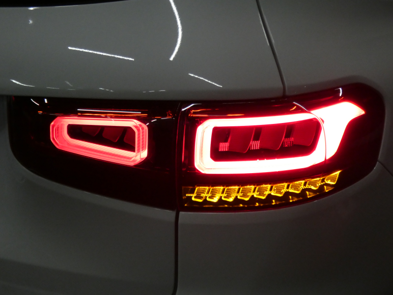 メルセデスベンツ GLB GLB180 ﾚｻﾞｰｴｸｽｸﾙｰｼﾌﾞ&ﾚｰﾀﾞｰｾｰﾌﾃｨPKG　meｺﾈｸﾄ 黒本革ｼｰﾄ/ﾋｰﾀｰ MBUXﾅﾋﾞ 地ﾃﾞｼﾞ 360度ｶﾒﾗ 純正ﾄﾞﾗﾚｺ ﾊﾟｰｸﾄﾛﾆｯｸｾﾝｻｰ 純正18ｲﾝﾁAW LEDﾍｯﾄﾞﾗｲﾄ ｱﾝﾋﾞｴﾝﾄﾗｲﾄ 自動ﾘｱｹﾞｰﾄ/ﾌｯﾄOP　2年保証付