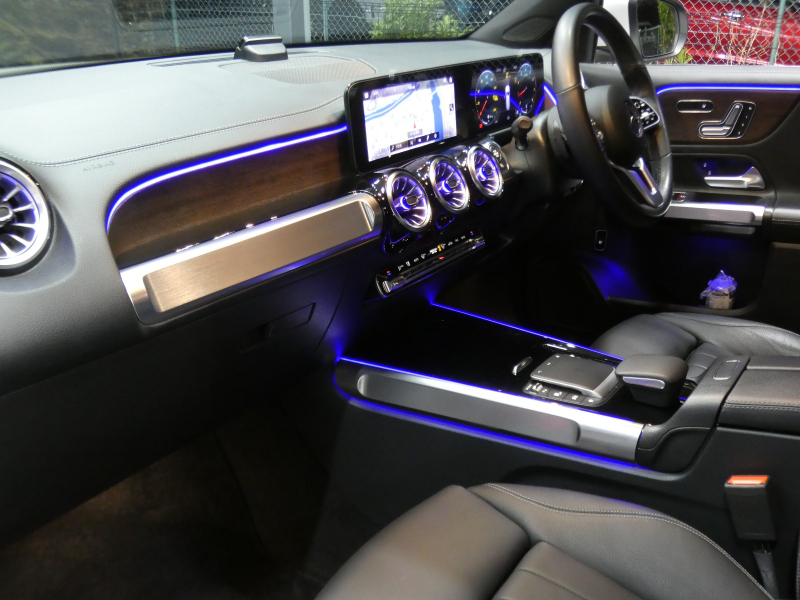 メルセデスベンツ GLB GLB180 ﾚｻﾞｰｴｸｽｸﾙｰｼﾌﾞ&ﾚｰﾀﾞｰｾｰﾌﾃｨPKG　meｺﾈｸﾄ 黒本革ｼｰﾄ/ﾋｰﾀｰ MBUXﾅﾋﾞ 地ﾃﾞｼﾞ 360度ｶﾒﾗ 純正ﾄﾞﾗﾚｺ ﾊﾟｰｸﾄﾛﾆｯｸｾﾝｻｰ 純正18ｲﾝﾁAW LEDﾍｯﾄﾞﾗｲﾄ ｱﾝﾋﾞｴﾝﾄﾗｲﾄ 自動ﾘｱｹﾞｰﾄ/ﾌｯﾄOP　2年保証付