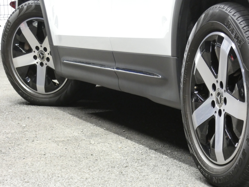 メルセデスベンツ GLB GLB180 ﾚｻﾞｰｴｸｽｸﾙｰｼﾌﾞ&ﾚｰﾀﾞｰｾｰﾌﾃｨPKG　meｺﾈｸﾄ 黒本革ｼｰﾄ/ﾋｰﾀｰ MBUXﾅﾋﾞ 地ﾃﾞｼﾞ 360度ｶﾒﾗ 純正ﾄﾞﾗﾚｺ ﾊﾟｰｸﾄﾛﾆｯｸｾﾝｻｰ 純正18ｲﾝﾁAW LEDﾍｯﾄﾞﾗｲﾄ ｱﾝﾋﾞｴﾝﾄﾗｲﾄ 自動ﾘｱｹﾞｰﾄ/ﾌｯﾄOP　2年保証付