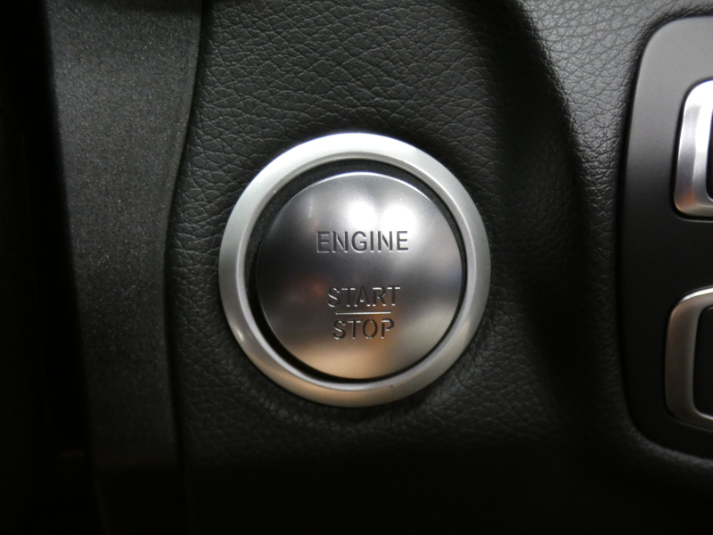 メルセデスベンツ Cクラス C300 ｶﾌﾞﾘｵﾚ ｽﾎﾟｰﾂ ﾚｰﾀﾞｰｾｰﾌﾃｨPKG　受注生産ﾓﾃﾞﾙ 9速AT AMGｴｱﾛ&19ｲﾝﾁｱﾙﾐ 黒本革 黒幌 HDDﾅﾋﾞ 地ﾃﾞｼﾞ Bｶﾒﾗ Bluetoothｵｰﾃﾞｨｵ 360ﾄﾞﾗﾚｺ LEDﾍｯﾄﾞﾗｲﾄ ｱﾀﾞﾌﾟﾃｨﾌﾞHB ｴｱﾊﾞﾗﾝｽPKG Burmesterｻﾗｳﾝﾄﾞ　2年保証付