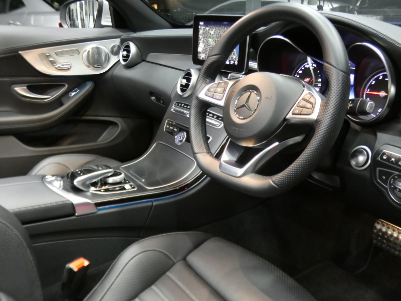 メルセデスベンツ Cクラス C300 ｶﾌﾞﾘｵﾚ ｽﾎﾟｰﾂ ﾚｰﾀﾞｰｾｰﾌﾃｨPKG　受注生産ﾓﾃﾞﾙ 9速AT AMGｴｱﾛ&19ｲﾝﾁｱﾙﾐ 黒本革 黒幌 HDDﾅﾋﾞ 地ﾃﾞｼﾞ Bｶﾒﾗ Bluetoothｵｰﾃﾞｨｵ 360ﾄﾞﾗﾚｺ LEDﾍｯﾄﾞﾗｲﾄ ｱﾀﾞﾌﾟﾃｨﾌﾞHB ｴｱﾊﾞﾗﾝｽPKG Burmesterｻﾗｳﾝﾄﾞ　2年保証付