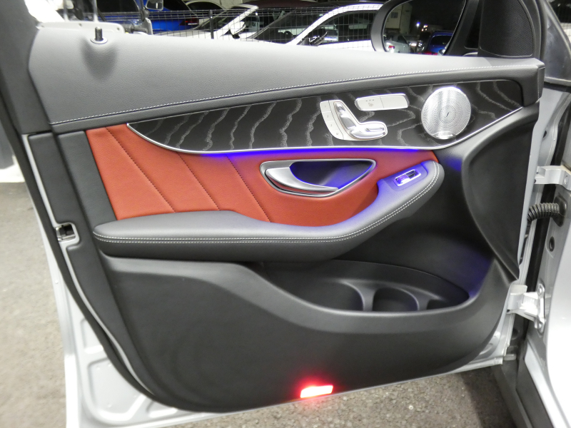 AMG GLC GLC43 4MATIC ﾚｻﾞｰｴｸｽｸﾙｰｼﾌﾞ&ﾚｰﾀﾞｰｾｰﾌﾃｨPKG　後期 390ps meｺﾈｸﾄ 赤黒革/ﾋｰﾀｰ ﾊﾟﾉﾗﾏｻﾝﾙｰﾌ MBUXﾅﾋﾞ 地ﾃﾞｼﾞ 360ｶﾒﾗ ﾍｯﾄﾞｱｯﾌﾟD 前後ﾄﾞﾗﾚｺ Burmester ｴｱﾊﾞﾗﾝｽPKG LEDﾍｯﾄﾞﾗｲﾄ AMGｴｱﾛ/20ｲﾝﾁAW　2年保証付