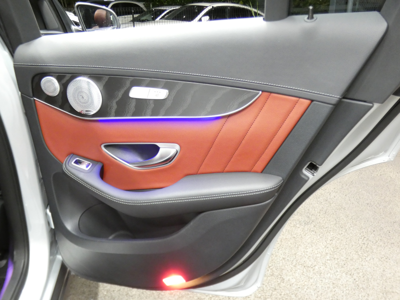 AMG GLC GLC43 4MATIC ﾚｻﾞｰｴｸｽｸﾙｰｼﾌﾞ&ﾚｰﾀﾞｰｾｰﾌﾃｨPKG　後期 390ps meｺﾈｸﾄ 赤黒革/ﾋｰﾀｰ ﾊﾟﾉﾗﾏｻﾝﾙｰﾌ MBUXﾅﾋﾞ 地ﾃﾞｼﾞ 360ｶﾒﾗ ﾍｯﾄﾞｱｯﾌﾟD 前後ﾄﾞﾗﾚｺ Burmester ｴｱﾊﾞﾗﾝｽPKG LEDﾍｯﾄﾞﾗｲﾄ AMGｴｱﾛ/20ｲﾝﾁAW　2年保証付