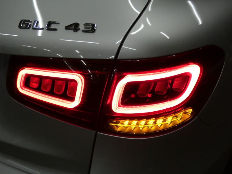 AMG GLC GLC43 4MATIC ﾚｻﾞｰｴｸｽｸﾙｰｼﾌﾞ&ﾚｰﾀﾞｰｾｰﾌﾃｨPKG　後期 390ps meｺﾈｸﾄ 赤黒革/ﾋｰﾀｰ ﾊﾟﾉﾗﾏｻﾝﾙｰﾌ MBUXﾅﾋﾞ 地ﾃﾞｼﾞ 360ｶﾒﾗ ﾍｯﾄﾞｱｯﾌﾟD 前後ﾄﾞﾗﾚｺ Burmester ｴｱﾊﾞﾗﾝｽPKG LEDﾍｯﾄﾞﾗｲﾄ AMGｴｱﾛ/20ｲﾝﾁAW　2年保証付