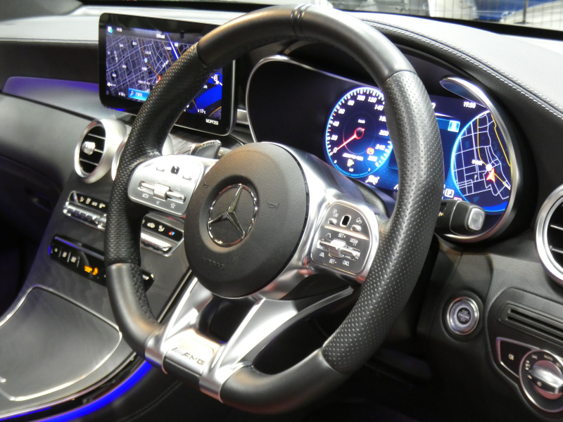 AMG GLC GLC43 4MATIC ﾚｻﾞｰｴｸｽｸﾙｰｼﾌﾞ&ﾚｰﾀﾞｰｾｰﾌﾃｨPKG　後期 390ps meｺﾈｸﾄ 赤黒革/ﾋｰﾀｰ ﾊﾟﾉﾗﾏｻﾝﾙｰﾌ MBUXﾅﾋﾞ 地ﾃﾞｼﾞ 360ｶﾒﾗ ﾍｯﾄﾞｱｯﾌﾟD 前後ﾄﾞﾗﾚｺ Burmester ｴｱﾊﾞﾗﾝｽPKG LEDﾍｯﾄﾞﾗｲﾄ AMGｴｱﾛ/20ｲﾝﾁAW　2年保証付