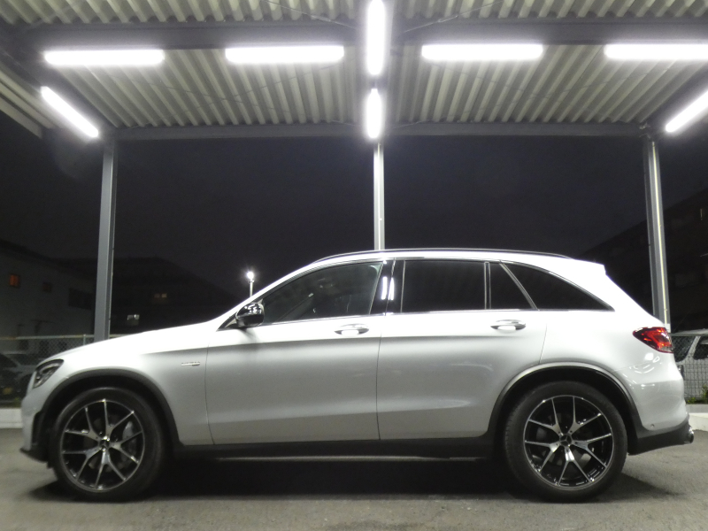 AMG GLC GLC43 4MATIC ﾚｻﾞｰｴｸｽｸﾙｰｼﾌﾞ&ﾚｰﾀﾞｰｾｰﾌﾃｨPKG　後期 390ps meｺﾈｸﾄ 赤黒革/ﾋｰﾀｰ ﾊﾟﾉﾗﾏｻﾝﾙｰﾌ MBUXﾅﾋﾞ 地ﾃﾞｼﾞ 360ｶﾒﾗ ﾍｯﾄﾞｱｯﾌﾟD 前後ﾄﾞﾗﾚｺ Burmester ｴｱﾊﾞﾗﾝｽPKG LEDﾍｯﾄﾞﾗｲﾄ AMGｴｱﾛ/20ｲﾝﾁAW　2年保証付