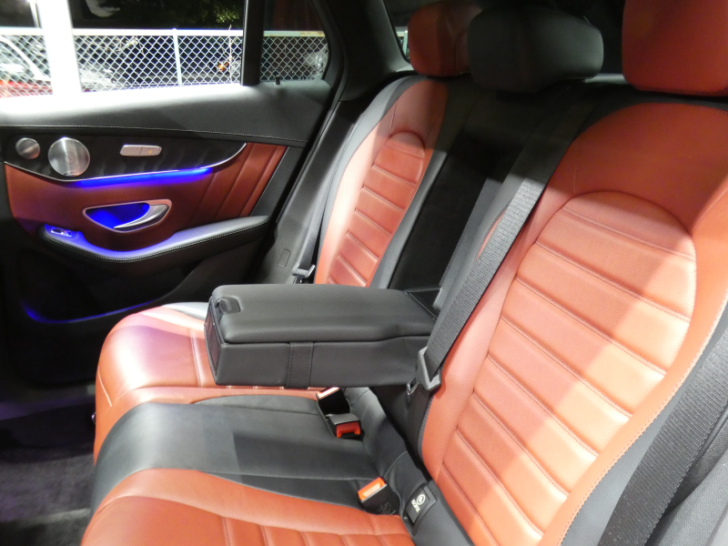 AMG GLC GLC43 4MATIC ﾚｻﾞｰｴｸｽｸﾙｰｼﾌﾞ&ﾚｰﾀﾞｰｾｰﾌﾃｨPKG　後期 390ps meｺﾈｸﾄ 赤黒革/ﾋｰﾀｰ ﾊﾟﾉﾗﾏｻﾝﾙｰﾌ MBUXﾅﾋﾞ 地ﾃﾞｼﾞ 360ｶﾒﾗ ﾍｯﾄﾞｱｯﾌﾟD 前後ﾄﾞﾗﾚｺ Burmester ｴｱﾊﾞﾗﾝｽPKG LEDﾍｯﾄﾞﾗｲﾄ AMGｴｱﾛ/20ｲﾝﾁAW　2年保証付