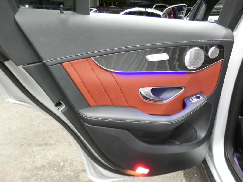 AMG GLC GLC43 4MATIC ﾚｻﾞｰｴｸｽｸﾙｰｼﾌﾞ&ﾚｰﾀﾞｰｾｰﾌﾃｨPKG　後期 390ps meｺﾈｸﾄ 赤黒革/ﾋｰﾀｰ ﾊﾟﾉﾗﾏｻﾝﾙｰﾌ MBUXﾅﾋﾞ 地ﾃﾞｼﾞ 360ｶﾒﾗ ﾍｯﾄﾞｱｯﾌﾟD 前後ﾄﾞﾗﾚｺ Burmester ｴｱﾊﾞﾗﾝｽPKG LEDﾍｯﾄﾞﾗｲﾄ AMGｴｱﾛ/20ｲﾝﾁAW　2年保証付