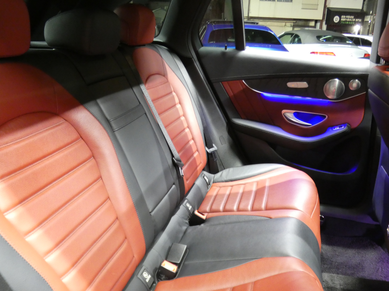 AMG GLC GLC43 4MATIC ﾚｻﾞｰｴｸｽｸﾙｰｼﾌﾞ&ﾚｰﾀﾞｰｾｰﾌﾃｨPKG　後期 390ps meｺﾈｸﾄ 赤黒革/ﾋｰﾀｰ ﾊﾟﾉﾗﾏｻﾝﾙｰﾌ MBUXﾅﾋﾞ 地ﾃﾞｼﾞ 360ｶﾒﾗ ﾍｯﾄﾞｱｯﾌﾟD 前後ﾄﾞﾗﾚｺ Burmester ｴｱﾊﾞﾗﾝｽPKG LEDﾍｯﾄﾞﾗｲﾄ AMGｴｱﾛ/20ｲﾝﾁAW　2年保証付