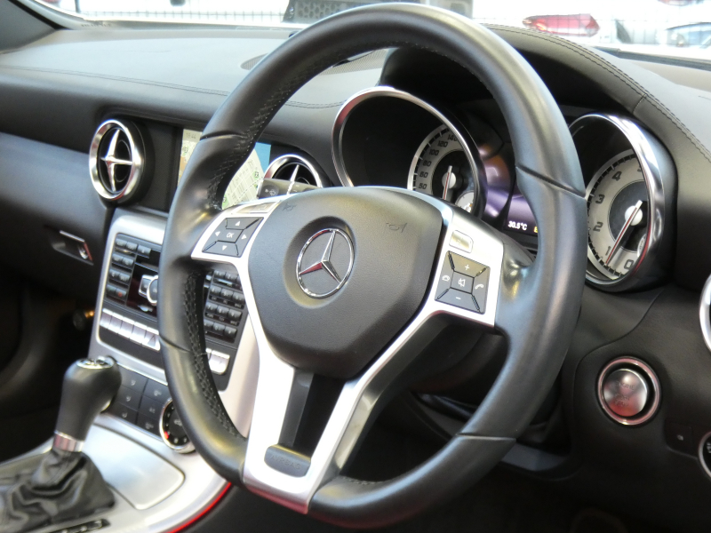 メルセデスベンツ SLKクラス SLK350 AMGｽﾎﾟｰﾂ&ﾅｯﾊﾟﾌﾙﾚｻﾞｰ&ﾚｰﾀﾞｰｾｰﾌﾃｨPKG　3,500ccﾓﾃﾞﾙ ｷｰﾚｽｺﾞｰ AMGｴｱﾛ&18AW ﾏｼﾞｯｸｽｶｲﾙｰﾌ ﾚｯﾄﾞﾅｯﾊﾟﾚｻﾞｰｼｰﾄ&ﾅｯﾊﾟﾚｻﾞｰｲﾝﾃﾘｱ HDDﾅﾋﾞTV ﾊﾞｯｸｶﾒﾗ harman/kardon ｱﾝﾋﾞｴﾝﾄﾗｲﾄ ｷｾﾉﾝ/ｱﾀﾞﾌﾟﾃｨﾌﾞHB　2年保証付