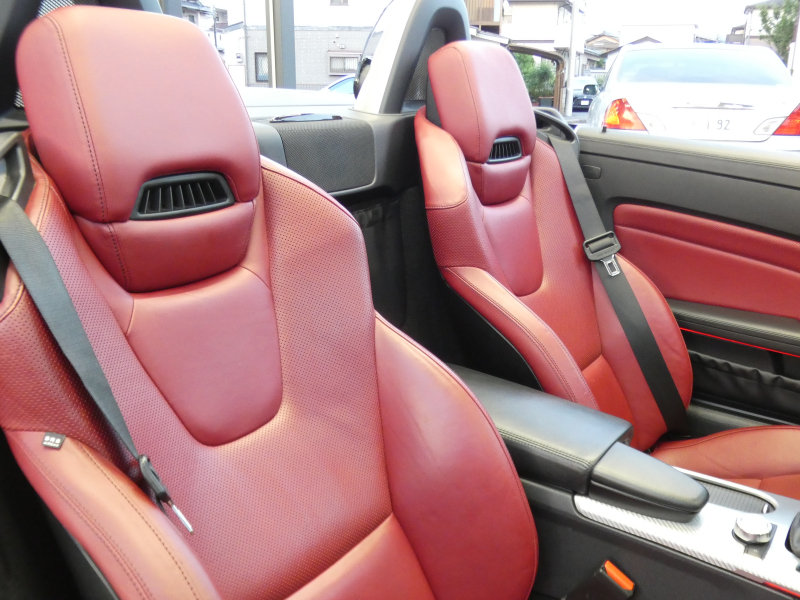 メルセデスベンツ SLKクラス SLK350 AMGｽﾎﾟｰﾂ&ﾅｯﾊﾟﾌﾙﾚｻﾞｰ&ﾚｰﾀﾞｰｾｰﾌﾃｨPKG　3,500ccﾓﾃﾞﾙ ｷｰﾚｽｺﾞｰ AMGｴｱﾛ&18AW ﾏｼﾞｯｸｽｶｲﾙｰﾌ ﾚｯﾄﾞﾅｯﾊﾟﾚｻﾞｰｼｰﾄ&ﾅｯﾊﾟﾚｻﾞｰｲﾝﾃﾘｱ HDDﾅﾋﾞTV ﾊﾞｯｸｶﾒﾗ harman/kardon ｱﾝﾋﾞｴﾝﾄﾗｲﾄ ｷｾﾉﾝ/ｱﾀﾞﾌﾟﾃｨﾌﾞHB　2年保証付