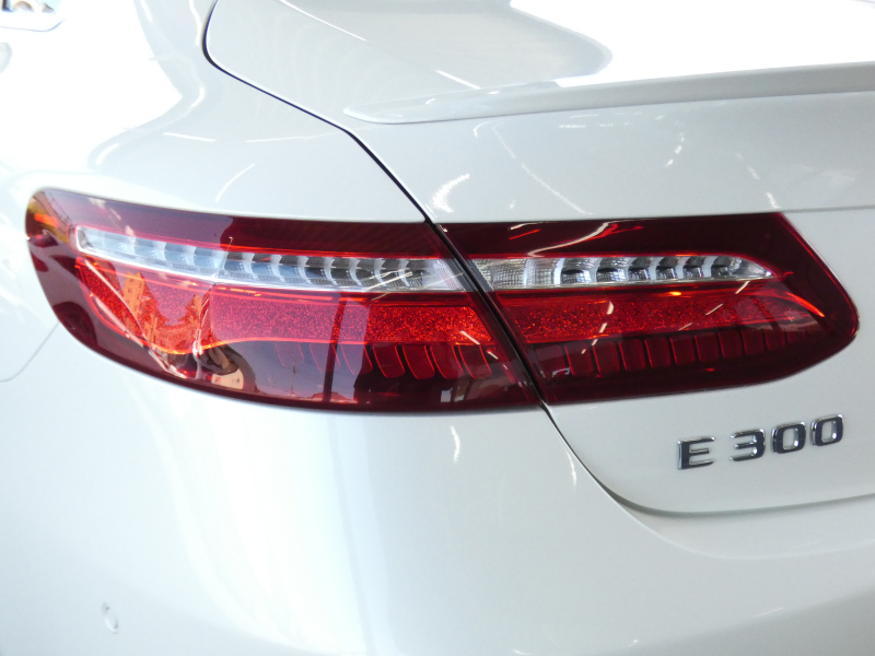 メルセデスベンツ Eクラス E300 ｸｰﾍﾟ ｽﾎﾟｰﾂ ｴｸｽｸﾙｰｼﾌﾞ&ﾚｰﾀﾞｰｾｰﾌﾃｨPKG　245ps AMGｴｱﾛ&19AW ﾄﾗﾝｸｽﾎﾟｲﾗｰ ｷｰﾚｽｺﾞｰ ﾅｯﾊﾟ黒革 ﾍﾞﾝﾁﾚｰﾀｰ&ﾏｯｻｰｼﾞ ﾊﾟﾉﾗﾏｻﾝﾙｰﾌ ﾅﾋﾞTV 360ｶﾒﾗ Aｶｰﾌﾟﾚｲ Burmester ﾍｯﾄﾞｱｯﾌﾟD ｴｱﾊﾞﾗﾝｽPKG ｵｰﾄﾄﾗﾝｸ　2年保証付