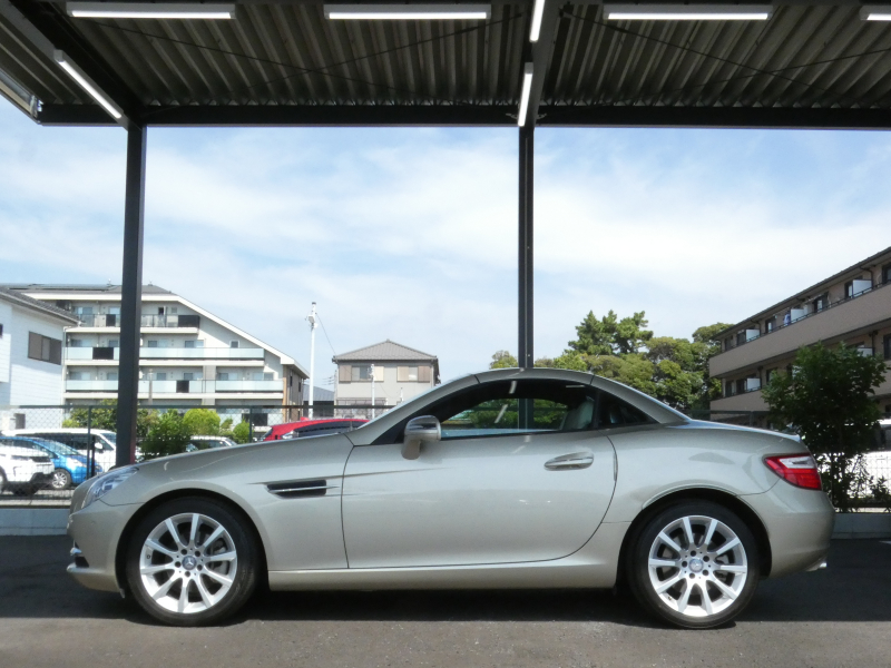 メルセデスベンツ SLKクラス SLK200 BL-EF ﾕｰﾃｨﾘﾃｨPKG　1ｵｰﾅｰ 希少ﾎﾞﾃﾞｨ&ｲﾝﾃﾘｱｶﾗｰ ｷｰﾚｽｺﾞｰ ﾍﾞｰｼﾞｭ革ｼｰﾄ/ﾋｰﾀｰ/ｴｱｽｶｰﾌ HDDﾅﾋﾞ 地ﾃﾞｼﾞ BTｵｰﾃﾞｨｵ ﾊﾟﾄﾞﾙｼﾌﾄ ﾊﾟｰｸﾄﾛﾆｯｸｾﾝｻｰ ｱﾃﾝｼｮﾝｱｼｽﾄ ｸﾙｰｽﾞｺﾝﾄﾛｰﾙ 純正17ｲﾝﾁAW　2年保証付
