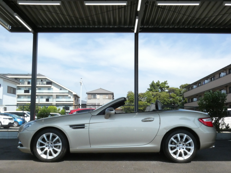 メルセデスベンツ SLKクラス SLK200 BL-EF ﾕｰﾃｨﾘﾃｨPKG　1ｵｰﾅｰ 希少ﾎﾞﾃﾞｨ&ｲﾝﾃﾘｱｶﾗｰ ｷｰﾚｽｺﾞｰ ﾍﾞｰｼﾞｭ革ｼｰﾄ/ﾋｰﾀｰ/ｴｱｽｶｰﾌ HDDﾅﾋﾞ 地ﾃﾞｼﾞ BTｵｰﾃﾞｨｵ ﾊﾟﾄﾞﾙｼﾌﾄ ﾊﾟｰｸﾄﾛﾆｯｸｾﾝｻｰ ｱﾃﾝｼｮﾝｱｼｽﾄ ｸﾙｰｽﾞｺﾝﾄﾛｰﾙ 純正17ｲﾝﾁAW　2年保証付