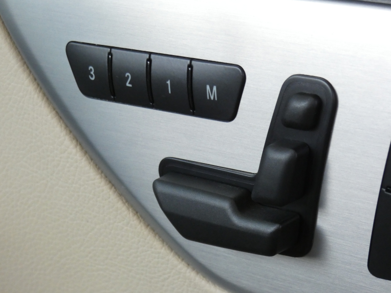 メルセデスベンツ SLKクラス SLK200 BL-EF ﾕｰﾃｨﾘﾃｨPKG　1ｵｰﾅｰ 希少ﾎﾞﾃﾞｨ&ｲﾝﾃﾘｱｶﾗｰ ｷｰﾚｽｺﾞｰ ﾍﾞｰｼﾞｭ革ｼｰﾄ/ﾋｰﾀｰ/ｴｱｽｶｰﾌ HDDﾅﾋﾞ 地ﾃﾞｼﾞ BTｵｰﾃﾞｨｵ ﾊﾟﾄﾞﾙｼﾌﾄ ﾊﾟｰｸﾄﾛﾆｯｸｾﾝｻｰ ｱﾃﾝｼｮﾝｱｼｽﾄ ｸﾙｰｽﾞｺﾝﾄﾛｰﾙ 純正17ｲﾝﾁAW　2年保証付