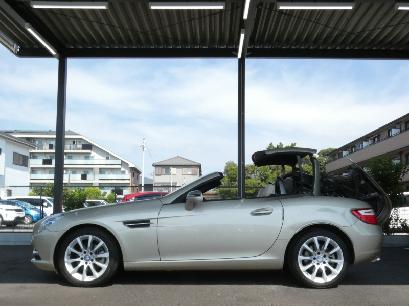 メルセデスベンツ SLKクラス SLK200 BL-EF ﾕｰﾃｨﾘﾃｨPKG　1ｵｰﾅｰ 希少ﾎﾞﾃﾞｨ&ｲﾝﾃﾘｱｶﾗｰ ｷｰﾚｽｺﾞｰ ﾍﾞｰｼﾞｭ革ｼｰﾄ/ﾋｰﾀｰ/ｴｱｽｶｰﾌ HDDﾅﾋﾞ 地ﾃﾞｼﾞ BTｵｰﾃﾞｨｵ ﾊﾟﾄﾞﾙｼﾌﾄ ﾊﾟｰｸﾄﾛﾆｯｸｾﾝｻｰ ｱﾃﾝｼｮﾝｱｼｽﾄ ｸﾙｰｽﾞｺﾝﾄﾛｰﾙ 純正17ｲﾝﾁAW　2年保証付