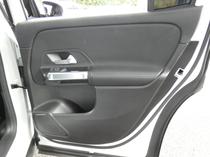 メルセデスベンツ GLB GLB250 4MATIC ｽﾎﾟｰﾂ ﾚｰﾀﾞｰｾｰﾌﾃｨPKG　meｺﾈｸﾄ ｷｰﾚｽｺﾞｰ AMGｴｱﾛ&20ｲﾝﾁAW 黒本革ｼｰﾄ MBUXﾅﾋﾞ 地ﾃﾞｼﾞ 360度ｶﾒﾗ ﾀﾞｲﾅﾐｯｸｾﾚｸﾄ ﾊﾟﾄﾞﾙｼﾌﾄ ﾃﾞｼﾞﾀﾙｲﾝﾅｰﾐﾗｰ/前後ﾄﾞﾗﾚｺ 自動ﾘｱｹﾞｰﾄ LEDﾍｯﾄﾞﾗｲﾄ ｵｰﾄHB　2年保証付