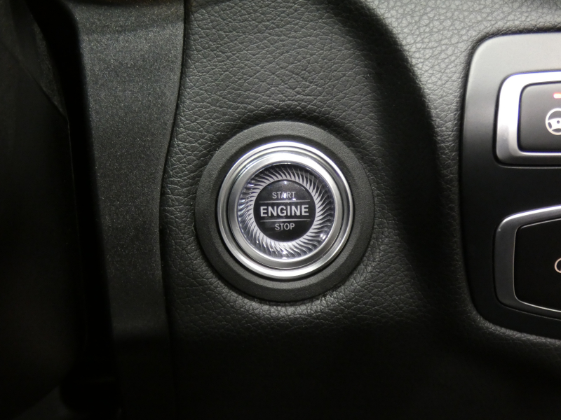 メルセデスベンツ Cクラス C200 ﾛｰﾚｳｽｴﾃﾞｨｼｮﾝ ｽﾎﾟｰﾂﾌﾟﾗｽ&ﾚｰﾀﾞｰｾｰﾌﾃｨPKG　後期最終 特別仕様  BSG搭載 9速AT meｺﾈｸﾄ 黒革 ﾊﾟﾉﾗﾏSR HDDﾅﾋﾞ 地ﾃﾞｼﾞ Appleｶｰﾌﾟﾚｲ Bｶﾒﾗ ﾍｯﾄﾞｱｯﾌﾟD 液晶ﾒｰﾀｰ LEDﾍｯﾄﾞﾗｲﾄ 自動ﾄﾗﾝｸ AMGｴｱﾛ&18AW　2年保証付