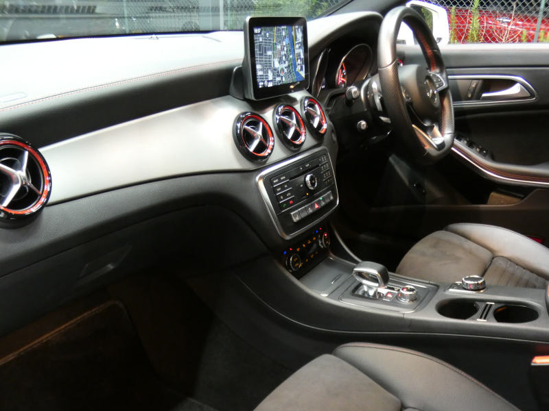 AMG CLAクラス CLA45 4MATIC ﾚｰｼﾝｸﾞｴﾃﾞｨｼｮﾝ ﾚｰﾀﾞｰｾｰﾌﾃｨPKG　後期 1ｵｰﾅｰ 90台限定車 381ps 半革 ﾅﾋﾞTV Aｶｰﾌﾟﾚｲ Bｶﾒﾗ ﾀﾞｲﾅﾐｯｸｾﾚｸﾄ LEDﾗｲﾄ ｱﾀﾞﾌﾟﾃｨﾌﾞHB ﾊﾟﾄﾞﾙｼﾌﾄ AMGｴｱﾛ&18ｲﾝﾁAW　2年保証付