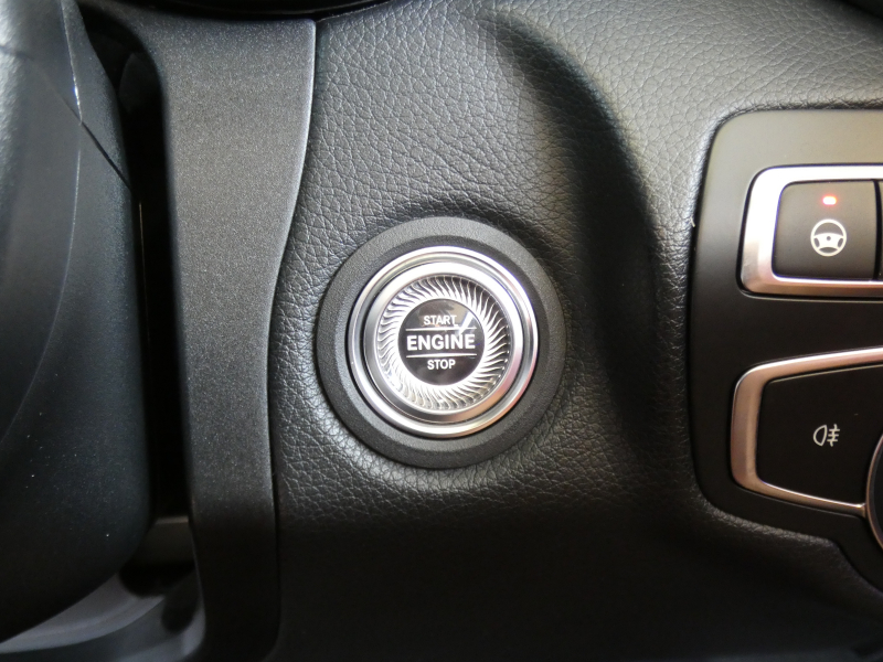 AMG Cクラス C43 4MATIC ｶﾌﾞﾘｵﾚ ﾚｰﾀﾞｰｾｰﾌﾃｨPKG　後期 390ps meｺﾈｸﾄ 社外ｴｸﾞｿﾞｰｽﾄ 赤本革 赤幌 HDDﾅﾋﾞ 地ﾃﾞｼﾞ Appleｶｰﾌﾟﾚｲ ﾍｯﾄﾞｱｯﾌﾟD Burmester ﾏﾙﾁﾋﾞｰﾑLEDﾍｯﾄﾞﾗｲﾄ ｱﾝﾋﾞｴﾝﾄｴｱｱｳﾄﾚｯﾄ　2年保証付