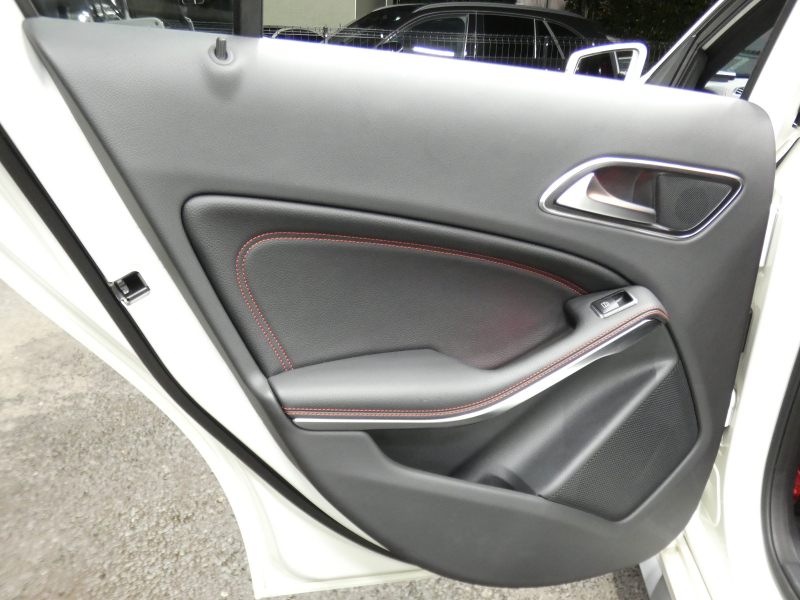 AMG Aクラス A45 4MATIC ﾚｰﾀﾞｰｾｰﾌﾃｨPKG　後期 381ps AMGﾊﾟﾌｫｰﾏﾝｽEX AMGｴｱﾛ&18AW ｷｰﾚｽｺﾞｰ 黒本革ｼｰﾄ/ﾋｰﾀｰ ﾅﾋﾞTV Aｶｰﾌﾟﾚｲ Bｶﾒﾗ ﾀﾞｲﾅﾐｯｸｾﾚｸﾄ LEDﾗｲﾄ ｱﾀﾞﾌﾟﾃｨﾌﾞHB ﾊﾟﾄﾞﾙｼﾌﾄ　2年保証付