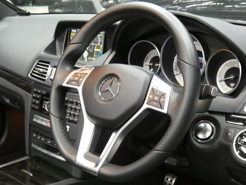 メルセデスベンツ Eクラス E250 ｶﾌﾞﾘｵﾚ AMGｽﾎﾟｰﾂ&ﾚｰﾀﾞｰｾｰﾌﾃｨPKG　後期 ﾌﾞﾗｯｸｿﾌﾄﾄｯﾌﾟ AMGｴｱﾛ&18AW ｷｰﾚｽｺﾞｰ 黒本革/ﾋｰﾀｰ/ﾏﾙﾁｺﾝﾄﾛｰﾙｼｰﾄB ﾅﾋﾞ 地ﾃﾞｼﾞ 360度ｶﾒﾗ ﾄﾞﾗﾚｺ LEDﾍｯﾄﾞﾗｲﾄ/自動ﾊｲﾋﾞｰﾑ　2年保証付