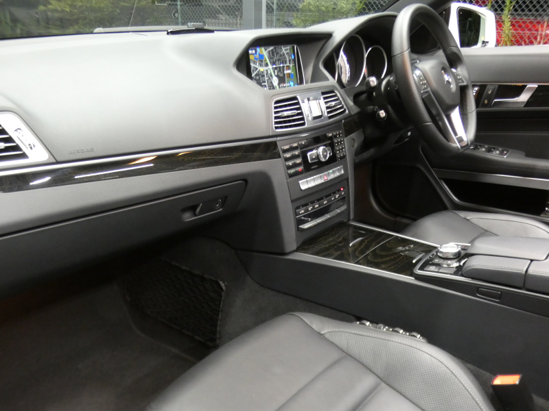 メルセデスベンツ Eクラス E250 ｶﾌﾞﾘｵﾚ AMGｽﾎﾟｰﾂ&ﾚｰﾀﾞｰｾｰﾌﾃｨPKG　後期 ﾌﾞﾗｯｸｿﾌﾄﾄｯﾌﾟ AMGｴｱﾛ&18AW ｷｰﾚｽｺﾞｰ 黒本革/ﾋｰﾀｰ/ﾏﾙﾁｺﾝﾄﾛｰﾙｼｰﾄB ﾅﾋﾞ 地ﾃﾞｼﾞ 360度ｶﾒﾗ ﾄﾞﾗﾚｺ LEDﾍｯﾄﾞﾗｲﾄ/自動ﾊｲﾋﾞｰﾑ　2年保証付