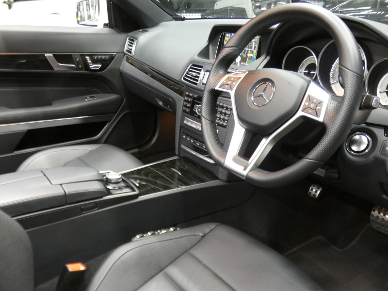 メルセデスベンツ Eクラス E250 ｶﾌﾞﾘｵﾚ AMGｽﾎﾟｰﾂ&ﾚｰﾀﾞｰｾｰﾌﾃｨPKG　後期 ﾌﾞﾗｯｸｿﾌﾄﾄｯﾌﾟ AMGｴｱﾛ&18AW ｷｰﾚｽｺﾞｰ 黒本革/ﾋｰﾀｰ/ﾏﾙﾁｺﾝﾄﾛｰﾙｼｰﾄB ﾅﾋﾞ 地ﾃﾞｼﾞ 360度ｶﾒﾗ ﾄﾞﾗﾚｺ LEDﾍｯﾄﾞﾗｲﾄ/自動ﾊｲﾋﾞｰﾑ　2年保証付