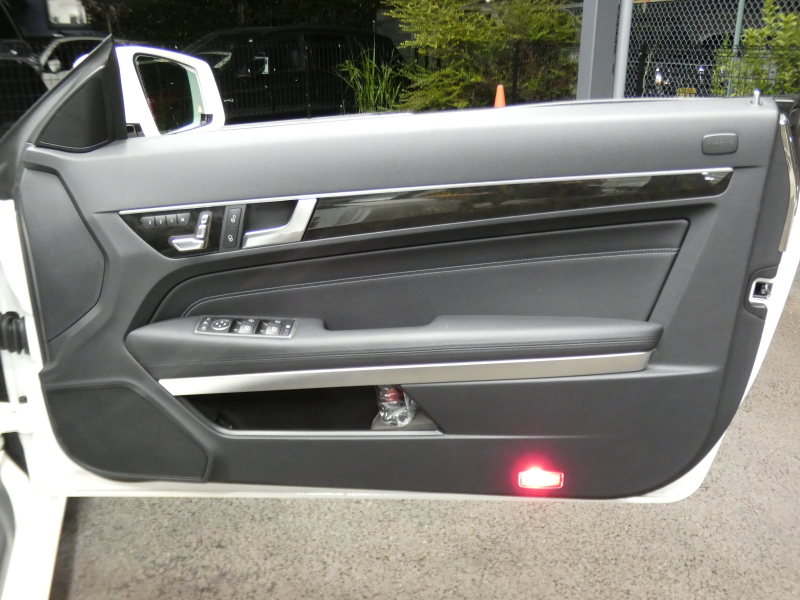 メルセデスベンツ Eクラス E250 ｶﾌﾞﾘｵﾚ AMGｽﾎﾟｰﾂ&ﾚｰﾀﾞｰｾｰﾌﾃｨPKG　後期 ﾌﾞﾗｯｸｿﾌﾄﾄｯﾌﾟ AMGｴｱﾛ&18AW ｷｰﾚｽｺﾞｰ 黒本革/ﾋｰﾀｰ/ﾏﾙﾁｺﾝﾄﾛｰﾙｼｰﾄB ﾅﾋﾞ 地ﾃﾞｼﾞ 360度ｶﾒﾗ ﾄﾞﾗﾚｺ LEDﾍｯﾄﾞﾗｲﾄ/自動ﾊｲﾋﾞｰﾑ　2年保証付