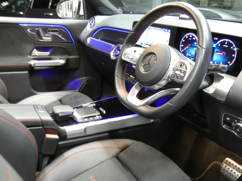 メルセデスベンツ GLB GLB200d 4MATIC AMGﾗｲﾝ ﾅﾋﾞｹﾞｰｼｮﾝ&ﾚｰﾀﾞｰｾｰﾌﾃｨPKG　meｺﾈｸﾄ AMGｴｱﾛ&19AW 黒半革ｼｰﾄ/ﾋｰﾀｰ MBUXﾅﾋﾞ 360度ｶﾒﾗ 前後ﾄﾞﾗﾚｺ ﾀﾞｲﾅﾐｯｸｾﾚｸﾄ ﾊﾟﾄﾞﾙｼﾌﾄ LEDﾍｯﾄﾞﾗｲﾄ/ｵｰﾄHB 7人乗り　2年保証付