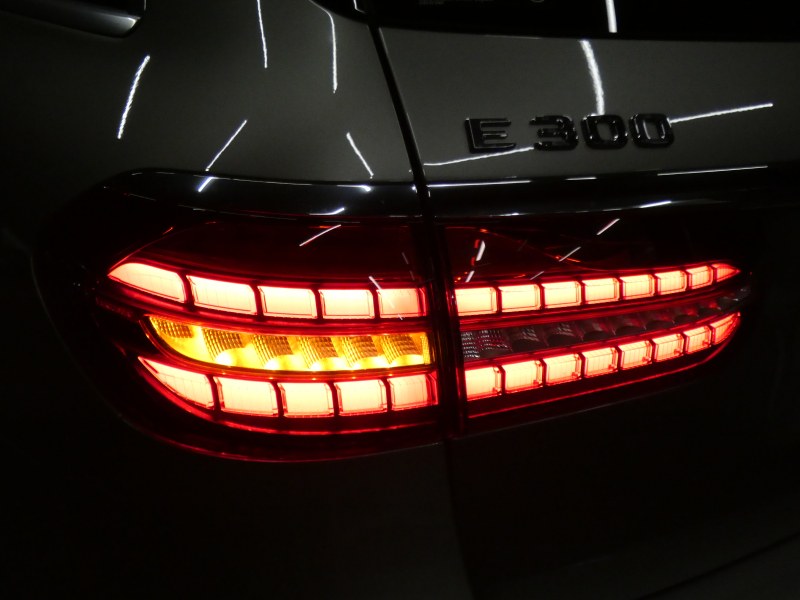 メルセデスベンツ Eクラス E300 ｽﾃｰｼｮﾝﾜｺﾞﾝ ｽﾎﾟｰﾂ ｴｸｽｸﾙｰｼﾌﾞ&ﾚｰﾀﾞｰｾｰﾌﾃｨPKG　後期 1ｵｰﾅｰ meｺﾈｸﾄ ﾌﾞﾗｳﾝﾅｯﾊﾟﾚｻﾞｰ/ﾋｰﾀｰ ﾊﾟﾉﾗﾏｻﾝﾙｰﾌ MBUXﾅﾋﾞ 地ﾃﾞｼﾞ 360度ｶﾒﾗ Burmester ﾍｯﾄﾞｱｯﾌﾟD 前後ﾄﾞﾗﾚｺ ｴｱﾊﾞﾗﾝｽPKG AMGｴｱﾛ&19AW　2年保証付