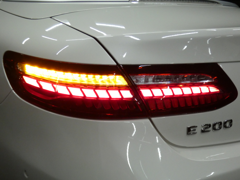 メルセデスベンツ Eクラス E200 ｶﾌﾞﾘｵﾚ ｽﾎﾟｰﾂ ﾚｻﾞｰ&ﾚｰﾀﾞｰｾｰﾌﾃｨPKG　後期 1ｵｰﾅｰ BSG搭載 meｺﾈｸﾄ AMGｴｱﾛ&19AW ﾌﾞﾗｯｸ幌 ﾌﾞﾗｯｸ革 ﾋｰﾀｰ&ｴｱｽｶｰﾌ MBUXﾅﾋﾞ 地ﾃﾞｼﾞ Aｶｰﾌﾟﾚｲ 360ｶﾒﾗ ﾄﾞﾗﾚｺ ﾍｯﾄﾞｱｯﾌﾟD Burmester ｴｱﾊﾞﾗﾝｽPKG　2年保証付