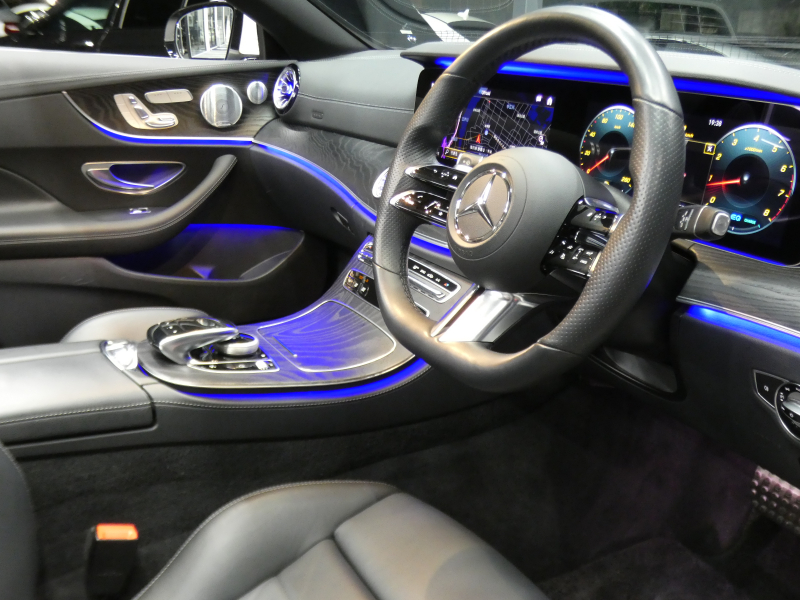 メルセデスベンツ Eクラス E200 ｶﾌﾞﾘｵﾚ ｽﾎﾟｰﾂ ﾚｻﾞｰ&ﾚｰﾀﾞｰｾｰﾌﾃｨPKG　後期 1ｵｰﾅｰ BSG搭載 meｺﾈｸﾄ AMGｴｱﾛ&19AW ﾌﾞﾗｯｸ幌 ﾌﾞﾗｯｸ革 ﾋｰﾀｰ&ｴｱｽｶｰﾌ MBUXﾅﾋﾞ 地ﾃﾞｼﾞ Aｶｰﾌﾟﾚｲ 360ｶﾒﾗ ﾄﾞﾗﾚｺ ﾍｯﾄﾞｱｯﾌﾟD Burmester ｴｱﾊﾞﾗﾝｽPKG　2年保証付