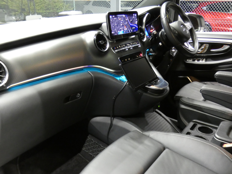 メルセデスベンツ Vクラス V220d ｱﾊﾞﾝｷﾞｬﾙﾄﾞ ﾛﾝｸﾞ AMGﾗｲﾝ ｴｸｽｸﾙｰｼﾌﾞｼｰﾄ&ﾚｰﾀﾞｰｾｰﾌﾃｨPKG　後期 9速AT 2,000ccE/G AMGｴｱﾛ&19AW 黒革ｼｰﾄ ﾊﾟﾉﾗﾏSR ｴｸｽｸﾙｰｼﾌﾞｼｰﾄ/ﾍﾞﾝﾁﾚｰﾀｰ/ﾏｯｻｰｼﾞ MBUXﾅﾋﾞTV 360度ｶﾒﾗ ﾘｱ左右ﾓﾆﾀｰ Burmester ﾊﾟﾜｰｽﾗｲﾄﾞﾄﾞｱ　2年保証付