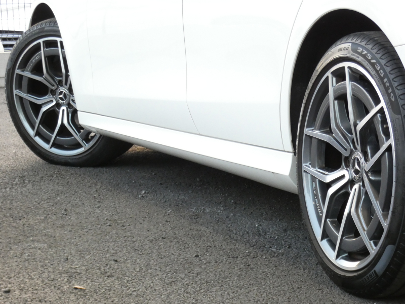 メルセデスベンツ Eクラス E200 ｽﾎﾟｰﾂ AMGﾗｲﾝｲﾝﾃﾘｱ&ｴｸｽｸﾙｰｼﾌﾞ&ﾚｰﾀﾞｰｾｰﾌﾃｨPKG　後期 1ｵｰﾅｰ BSG搭載 AMGｴｱﾛ&19AW ﾅｯﾊﾟ革/前後ﾋｰﾀｰ MBUXﾅﾋﾞ 地ﾃﾞｼﾞ AppleCarPlay 360度ｶﾒﾗ Burmester ﾍｯﾄﾞｱｯﾌﾟD ｵｰﾄﾄﾗﾝｸ　2年保証付